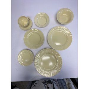 Franciscan Coronado 8 Piece Place‎ Setting Yellow